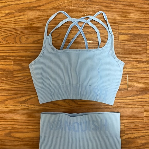 Bra and leggings set from Vanquish Fitness - Picture 2 of 4